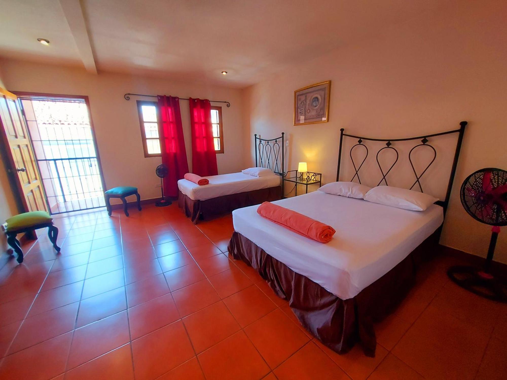 Hostal Lolita'S Boutique Granada Εξωτερικό φωτογραφία