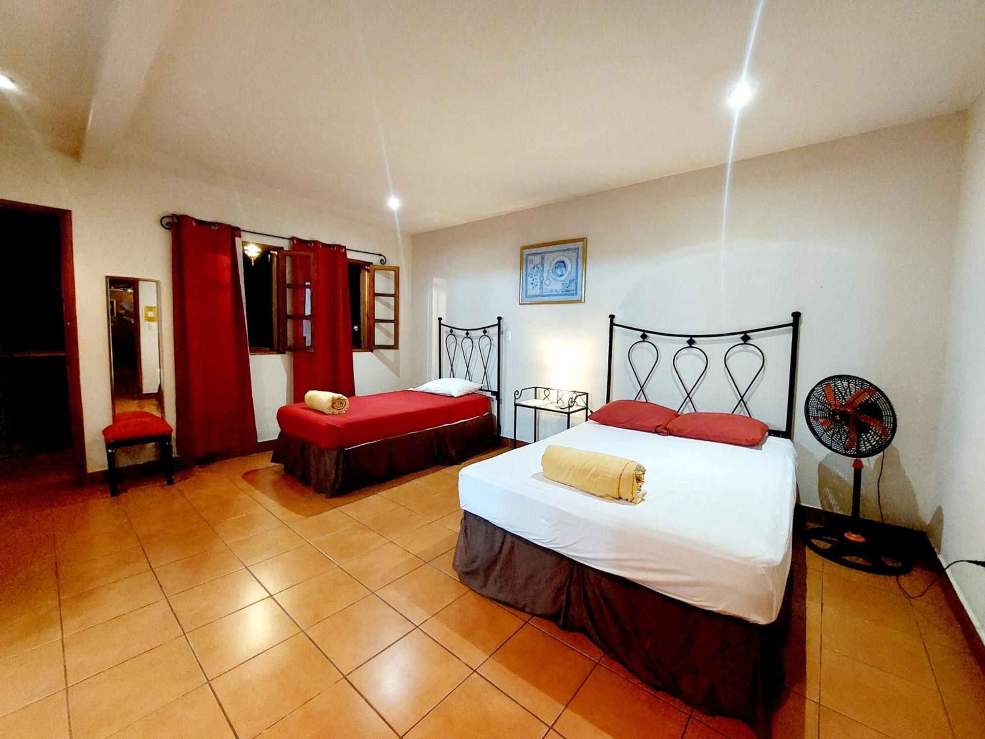 Hostal Lolita'S Boutique Granada Εξωτερικό φωτογραφία